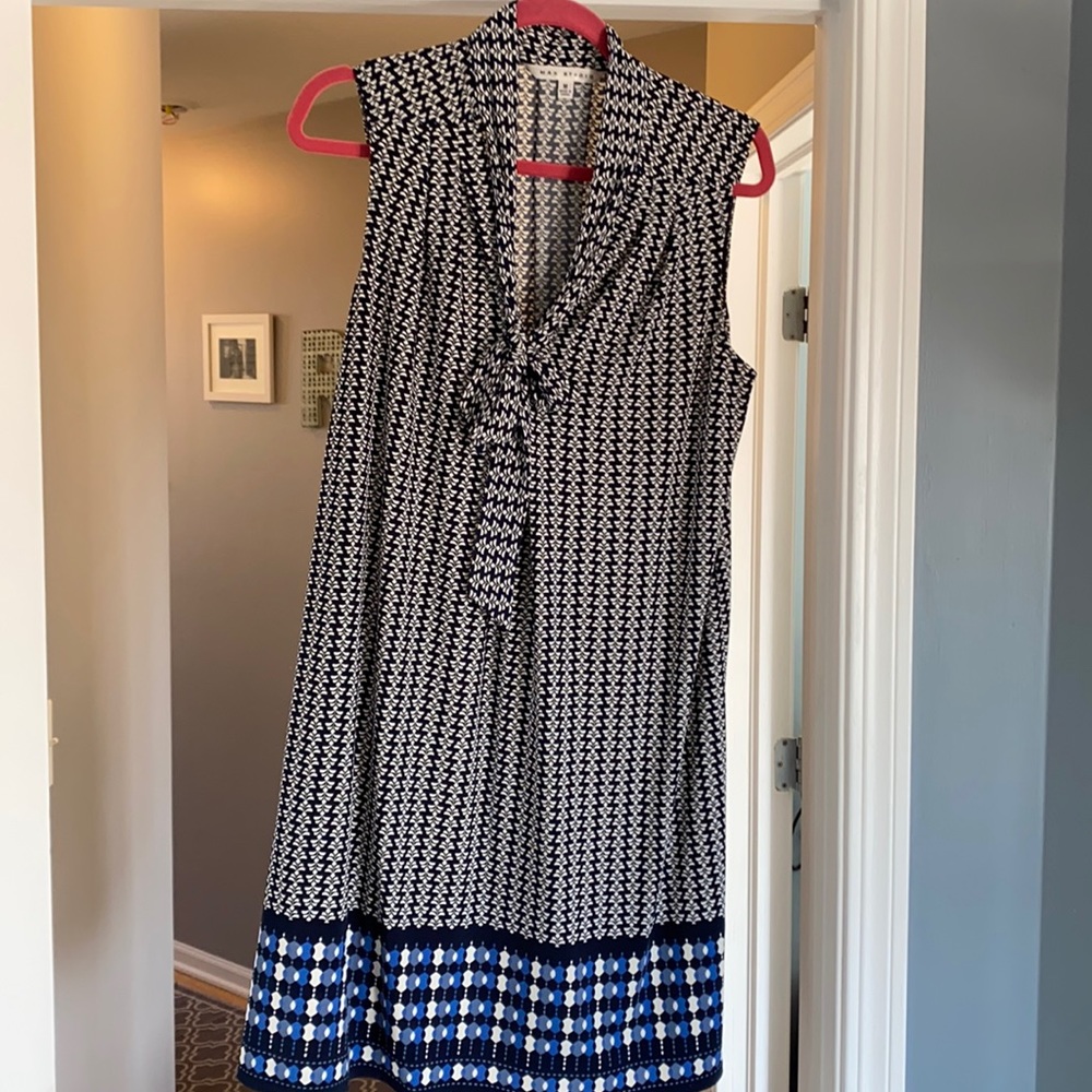 max studio v neck waist tie dress